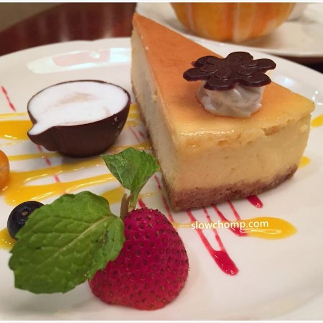 Cheese Cake accompanied with Truffle Pudding 乳酪蛋糕伴鲜松露布丁, $10++
