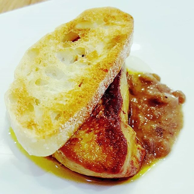 🍴: Wallet-friendly French food  @saveursg - Foie Gras with Lentils.