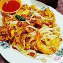 🍝: Absolutely #hooked on this plate of #Penang Char Kway Teow (#fried #ricenoodles ).