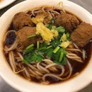 Singapore food hunt 📌 [Geylang / Dakota, Singapore 🇸🇬]👇🏻#oneadayinSG
———————————————
✔️ Beef Ball Beef Noodle Soup, S$6
✔️ Dry Sliced Beef Noodle, S$6
✔️ Dry Beef Hor Fun, S$12
.