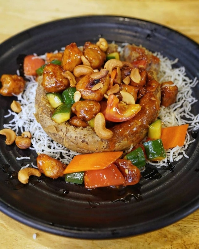 Explore Vegetarian restaurant at Yishun Neighbourhood, Zi Zai Vegetarian. 