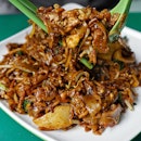 Which stall that is a must order item at Zion Riverside Food Centre ? For me is this plate of char kway teow. Everytime I visit Zion Riverside Food Centre, I always buy this Char kway teow and the prawn mee.