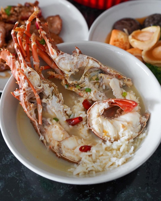 @wanhelou, , served Chinese comfort dishes, Helmed by Award-winning Executive Chef Lau Siaw Dee,is launched specially crafted menus for this CNY. Diners can enjoy tTeochew-style Lobster porridge and other dishes that available in their set menu.