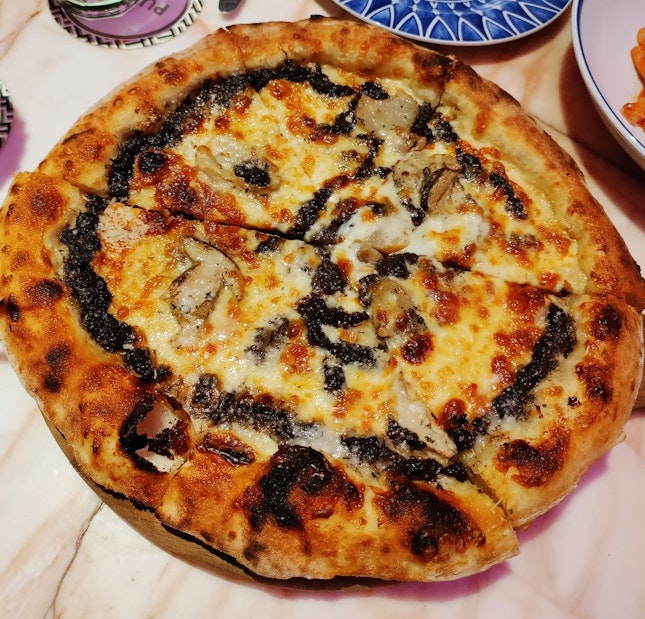 Tartufata Pizza