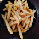 Truffle fries at Ice Edge Cafe at Downtown East❤👍 @iceedgecafebar_sg 
#littlesweetbonsbons #iceedgecafesg #iceedgecafe #trufflefries #sides #fries #fingerfoods #truffle #burpplesg #burpple