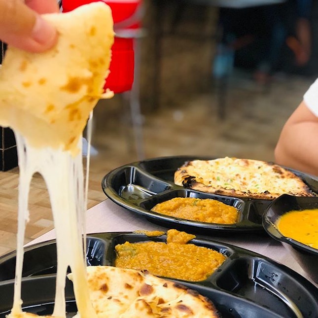The most cheesiest cheese naan I’ve ever tasted, like EVER ....