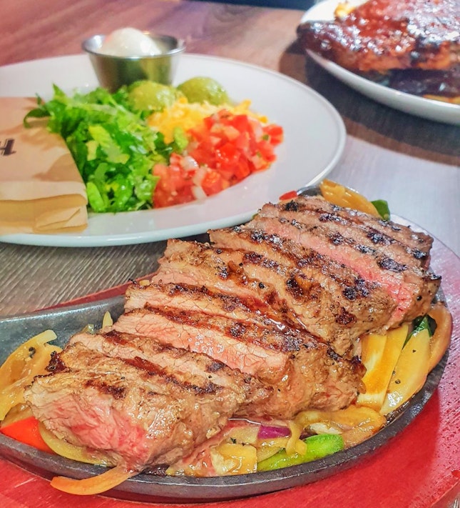 Grilled sirloin steak fajitas ($34.95) 🥩 7/10