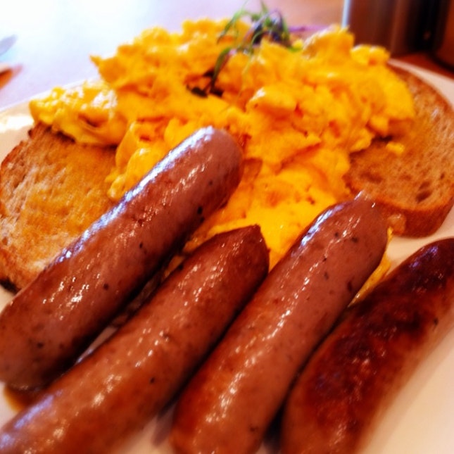 Scrambled eggs & sausages