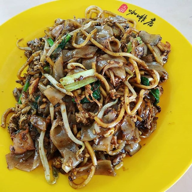 High calories count food: char kway teow.