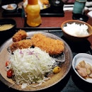 Craving for deep fried so we're here for this Hire & Rosu Katsu Set.