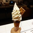 I love me a good soft serve, and this vanilla one from Shakespeare Milkshakes doesn't disappoint.