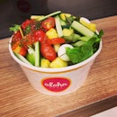 OT dinner ~~~BYOB#Spicy Salmon Salad Bowl 😍😍😍
