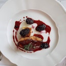 #pansearedfoiegras with toast and berries.
