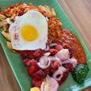 Maggi Goreng with a side of chicken tikka!
