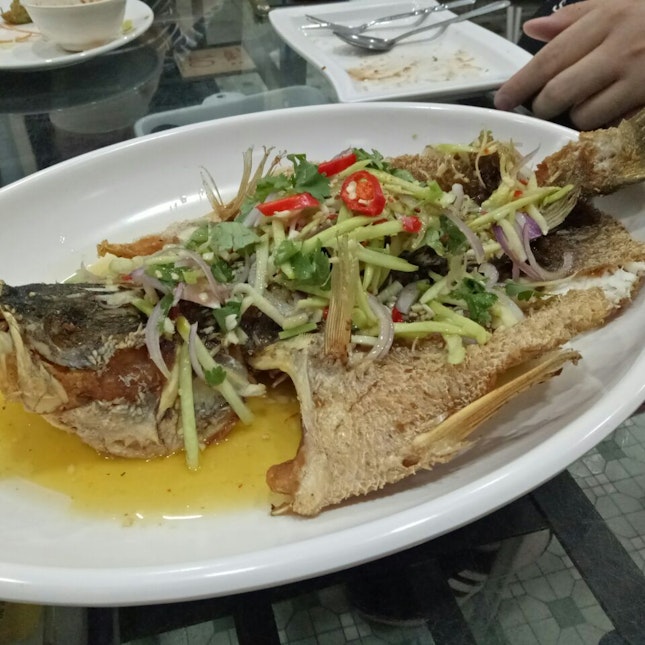 Deep Fried Fish With Spicy Garlic Sauce ($30)