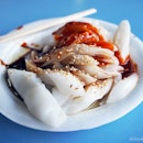 Duo Ji's chee cheong fun ($1.50/$2/$3)  are springy to the bite and resilient.