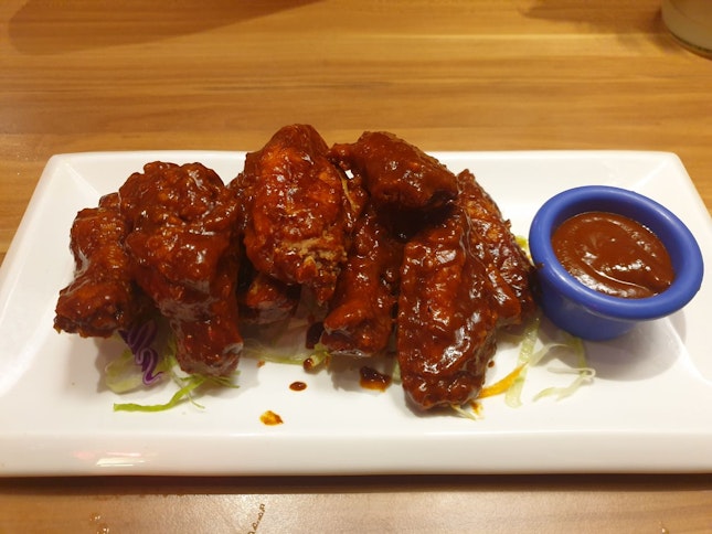 8 juicy chicken wings for $10?! You ve got a return customer.