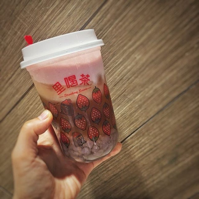 “Strawberry Cream Foam Green Tea with Taro Q“I created original drink at LiHO.