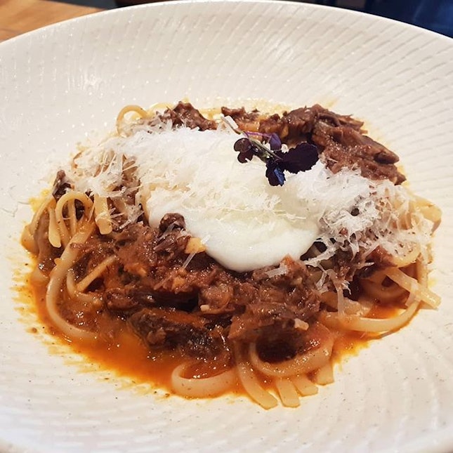 [📍Singapore] Really impressed with the food & plating from The Communal Place!😍💯 The Beef Cheeks Ragu here is a simple yet delicious dish - the al dente pasta was well-coated with the sauce and the perfectly poached egg completed the dish.