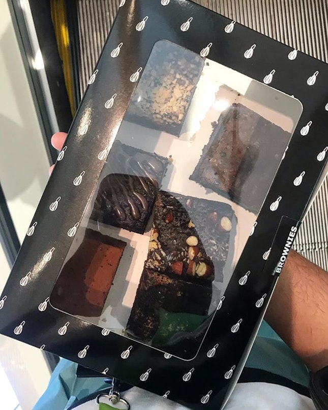 Brownies from top left; peanut butter, salted gula melaka cheese, salted caramel, sea salt and almond, dark chocolate and oreo.