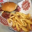 #baconcheddarburger #fries #johnnyrockets #burpple #zomato