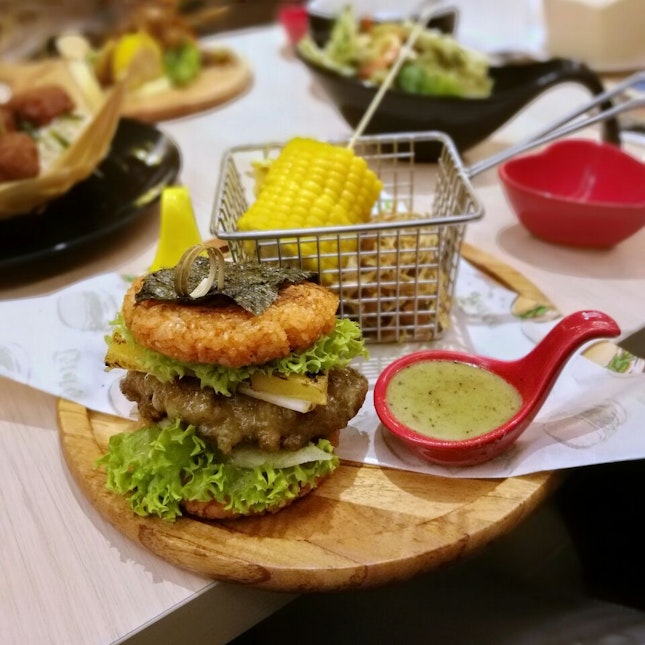 Grilled Chicken With Green Curry Sauce Sushi Burger