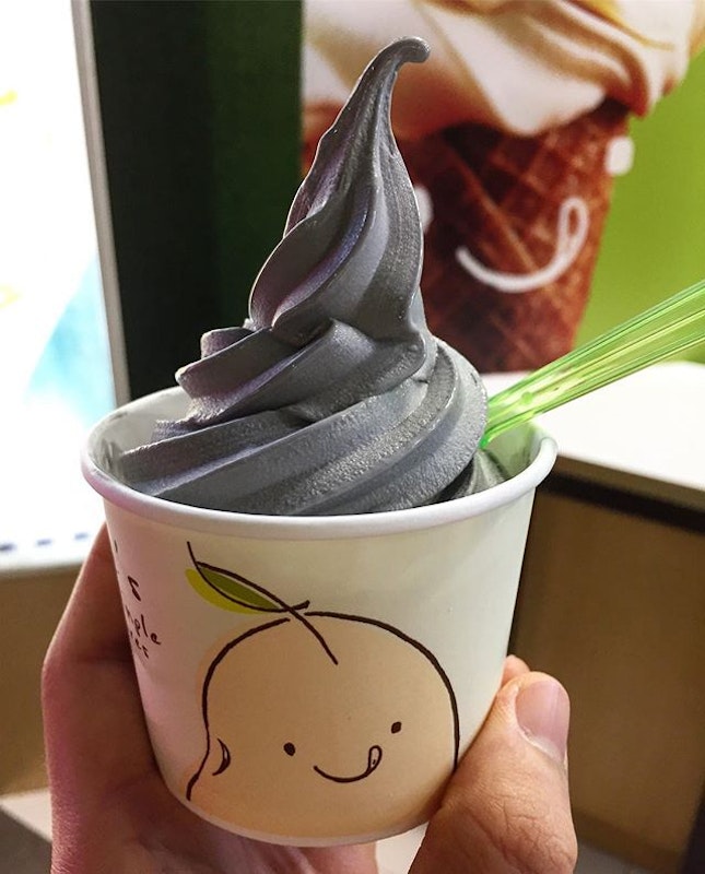 Black Soy Softserve (Cup: $2.10, Cone: $1.80) - [Mr Bean] Said to be "richer" in nutritional content, this tasted similar to the former with a more distinct taste of soy beans.