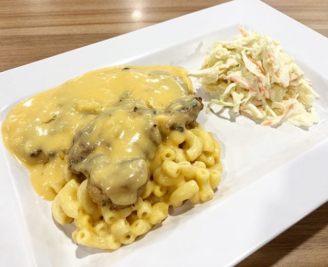 Cheesy Chicken Chop ($7.90) - Surprised to find a western stall that’s opened at 11pm+.