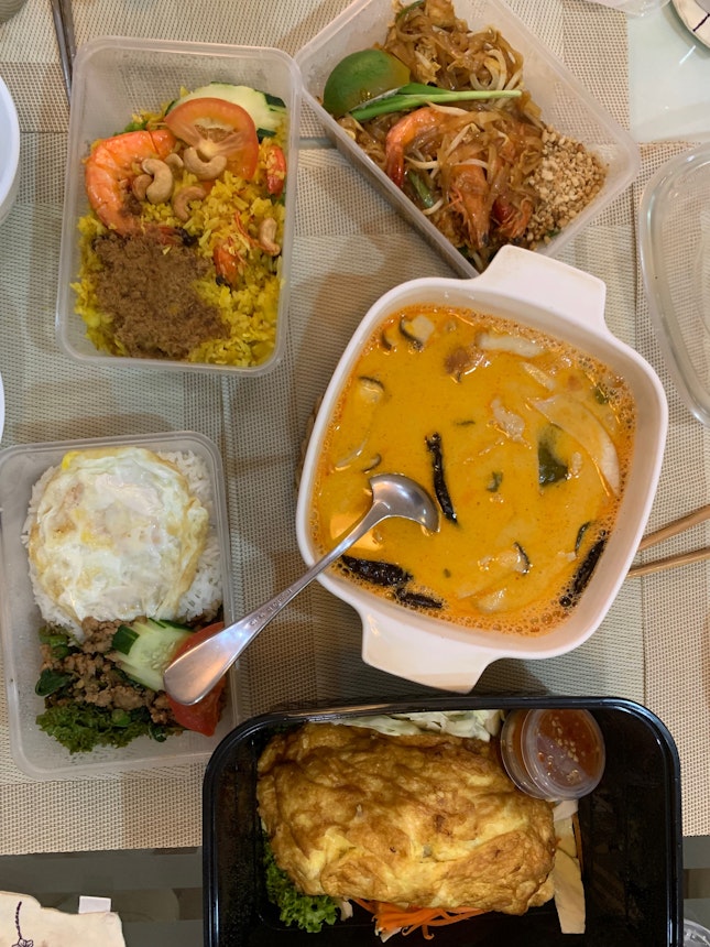 (takeaway) thai feast 😍