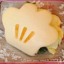 Mickey Gloves Sandwich (600 Yen)