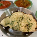 Garlic Naan With Curry Mutton