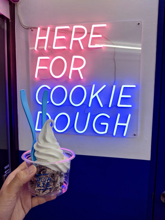 Single Scoop Cookie Dough with Soft Serve ($6.50)