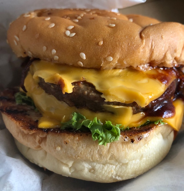 Smoky BBQ burger