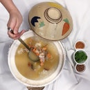 Lobster Claypot Porridge with Crispy Rice Puffs ( market price )
.