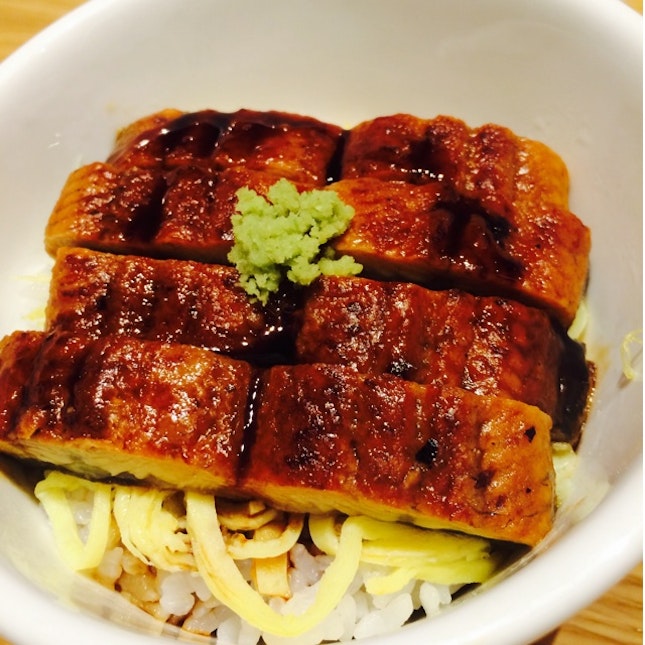 Unagi With Rice And Omelette 