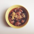 Happiness is waking up to a bowl of Mum's homemade 罗汉果 longan drink.
