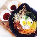 Bibimbap with a twist as the entire dish is served in a normal bowl instead of the usual hotstone.
