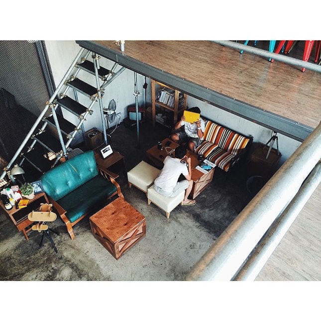 Spend whole noon here ~  #imagecooker #cafe #ambience #cozy #place #vintage #steel #lepak #yamcha #jb