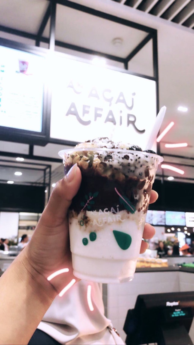 an acai affair yoghurt thingy
