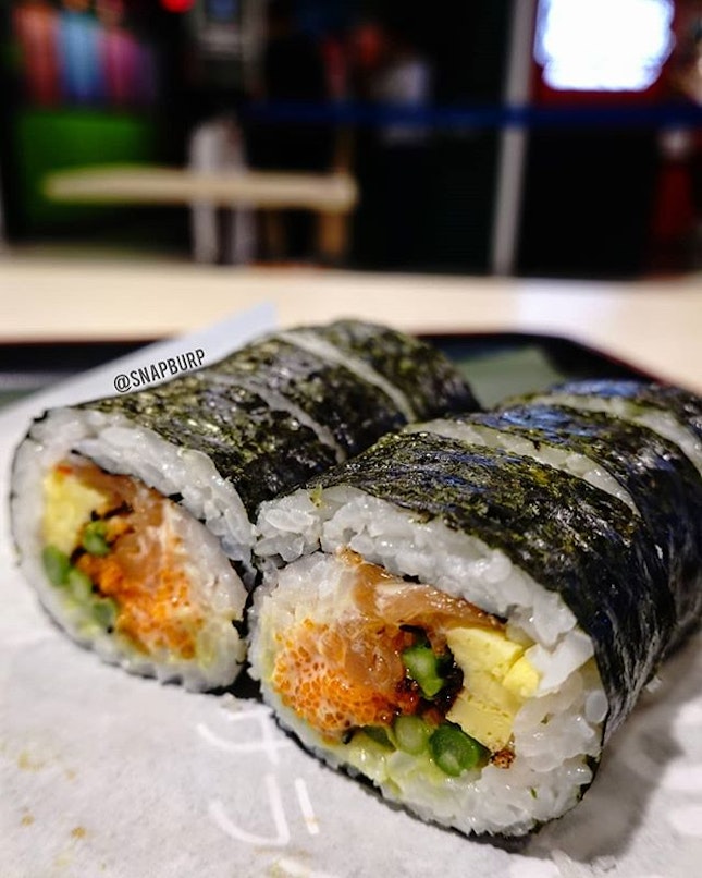 📍🇸🇬 Singapore

You can design your own sushi roll @rollwithmakisan with your favourite ingredients!