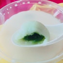 Green tea rice ball with almond soup