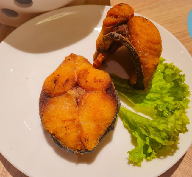 Deep fried tenggiri fish 