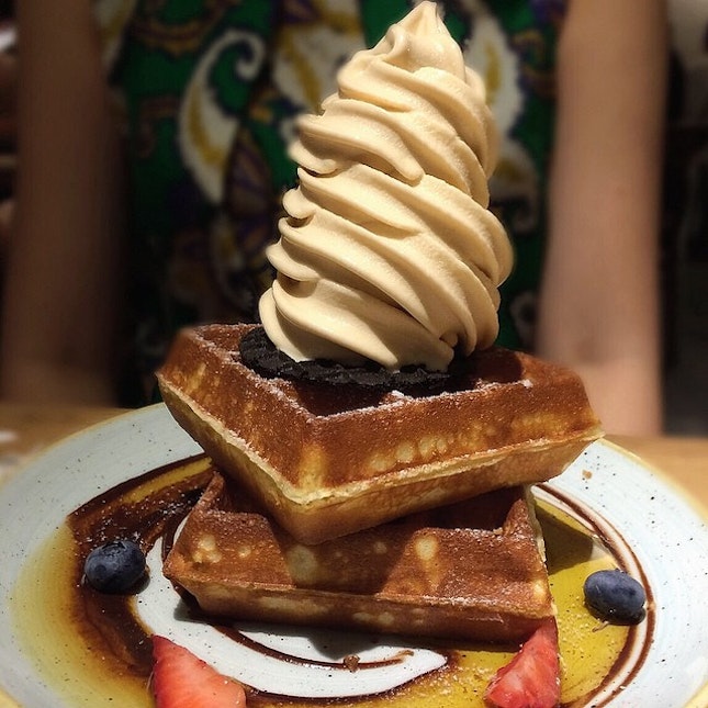 Expect to wait up to 50 minutes for the freshly baked Belgian waffle.