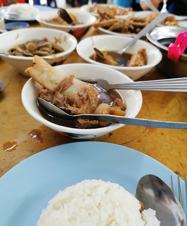 Bak Kut Teh serve best with white rice or yaotiau 😍.