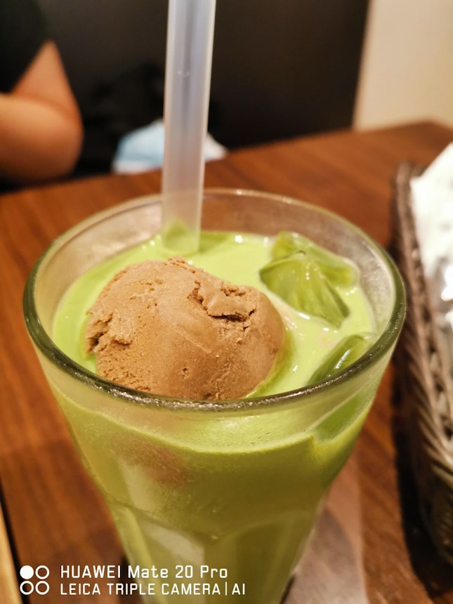 Green Tea With Hojicha Ice Cream