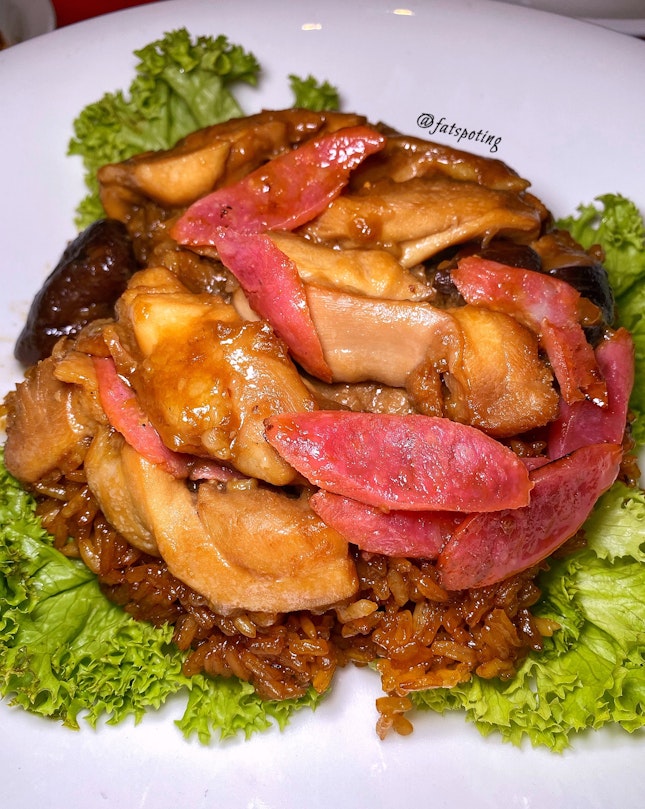 Steamed Glutinous Rice with Chicken & Mushroom