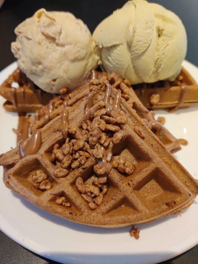 Nutella Waffle With Baked Apple&Roasted Pistachio@Three's A Crowd