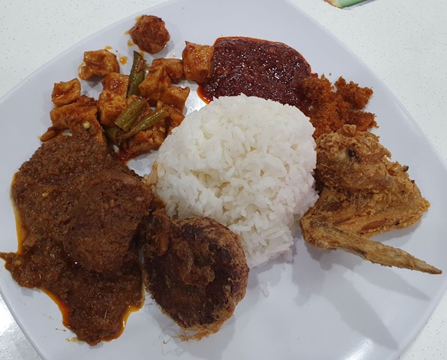 Nasi Sambal Goreng+ Beef Rendang