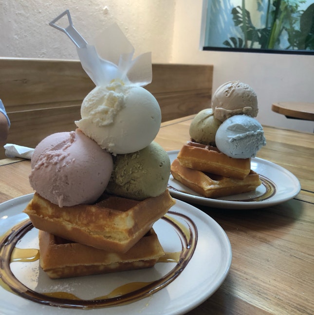 Waffles With Triple Scoop
