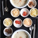 Korean abalone porridge for this superrrrr chilly afternoon.